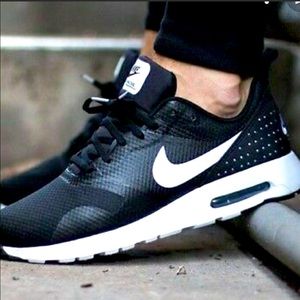 nike air tavas womens
